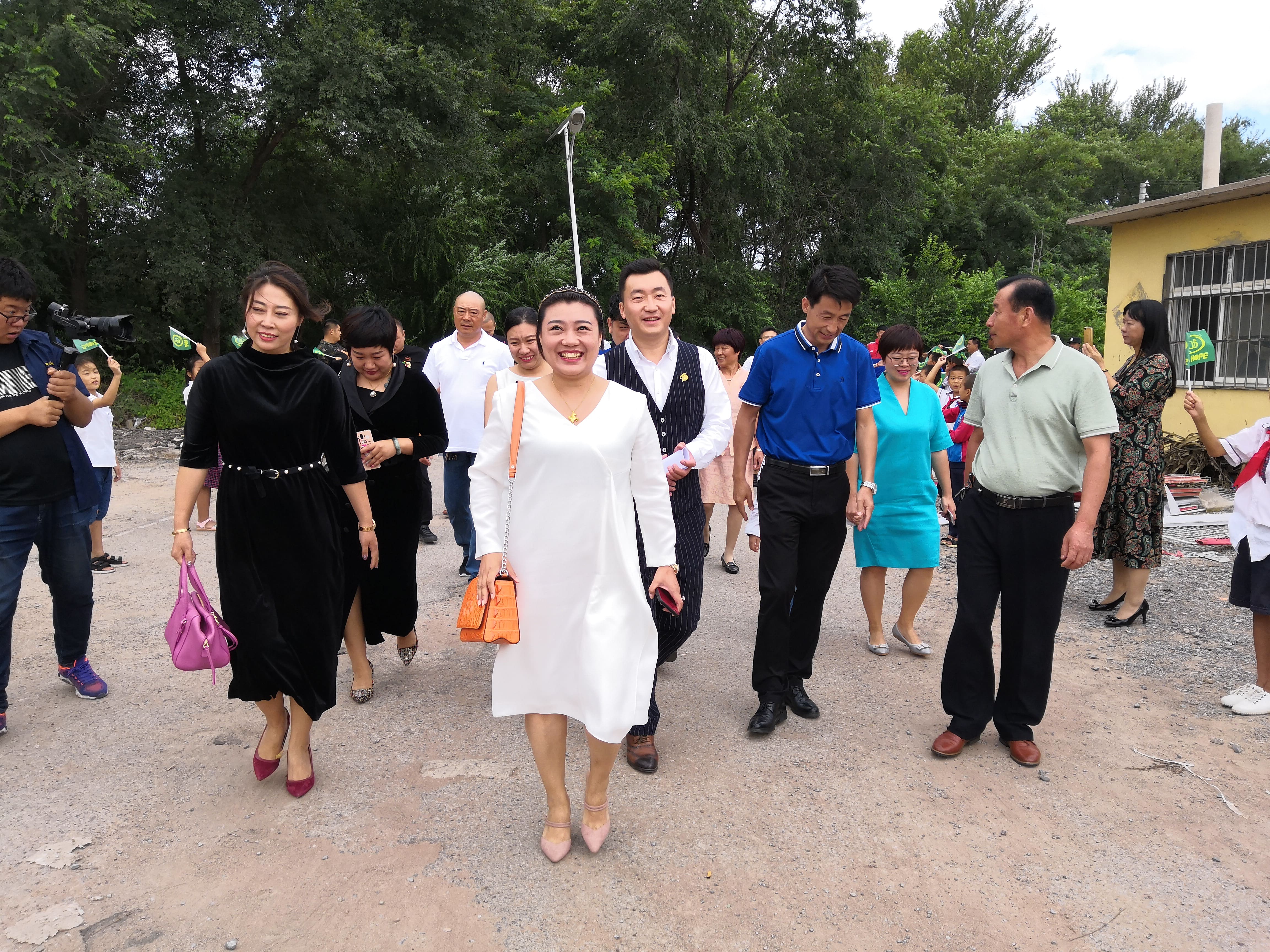 第160所 瓦房店市西杨乡欧亿体育李佳燚小学